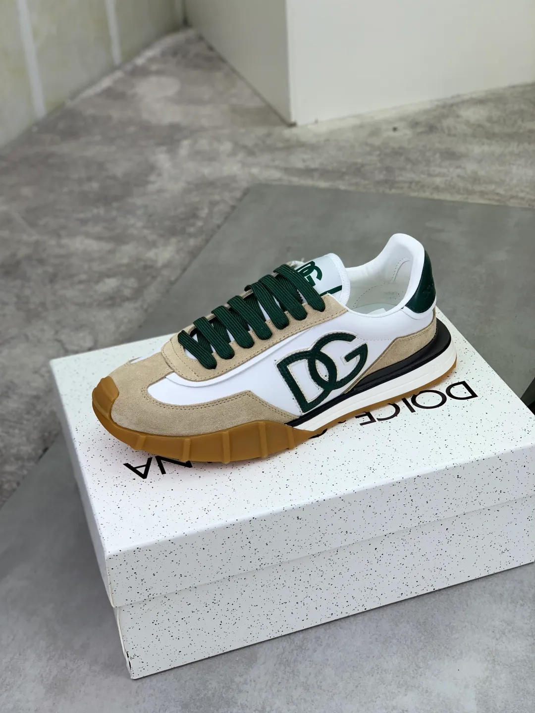 Men's men's shoes 💰P542 💰[New model] The latest hot style, top original quality, the official website synchronizes "DOLCE&GABBANA [Dolce & Gabbana] ~ High quality." The effect is low-top casual DG men's shoes, loved by many celebrities, using high-end imported first-layer calfskin splicing logo design + cowhide feet, simple and elegant, perfectly interpreting the latest inspiration of shoes, integrating classics and fashion, luxury dreams, and fashion. Suitable for drivers, light and comfortable to drive, light and breathable for outdoor travel, high-end quality, trustworthy, 5️⃣color🉑️choice! Code number: 38-46